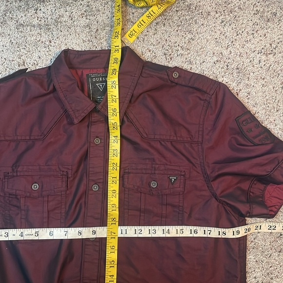 Guess Woman’s Maroon Short Sleeve Button Up Shirt Size Large‎ - Picture 7 of 7